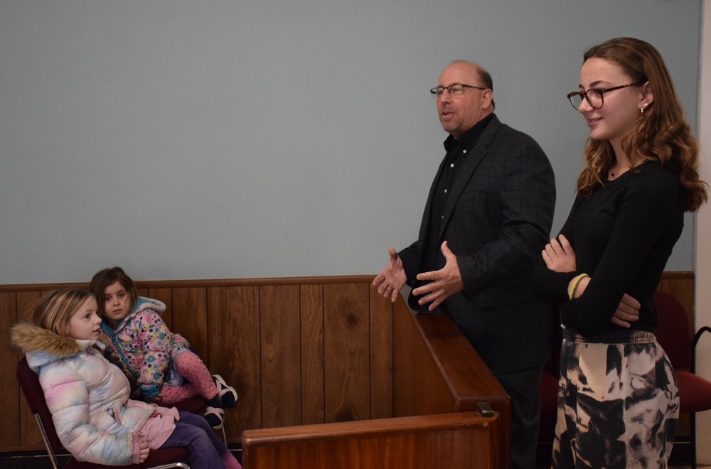 Bayville Primary Students Meet Mayor Minicozzi