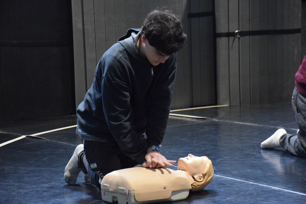Locust Valley students learn CPR