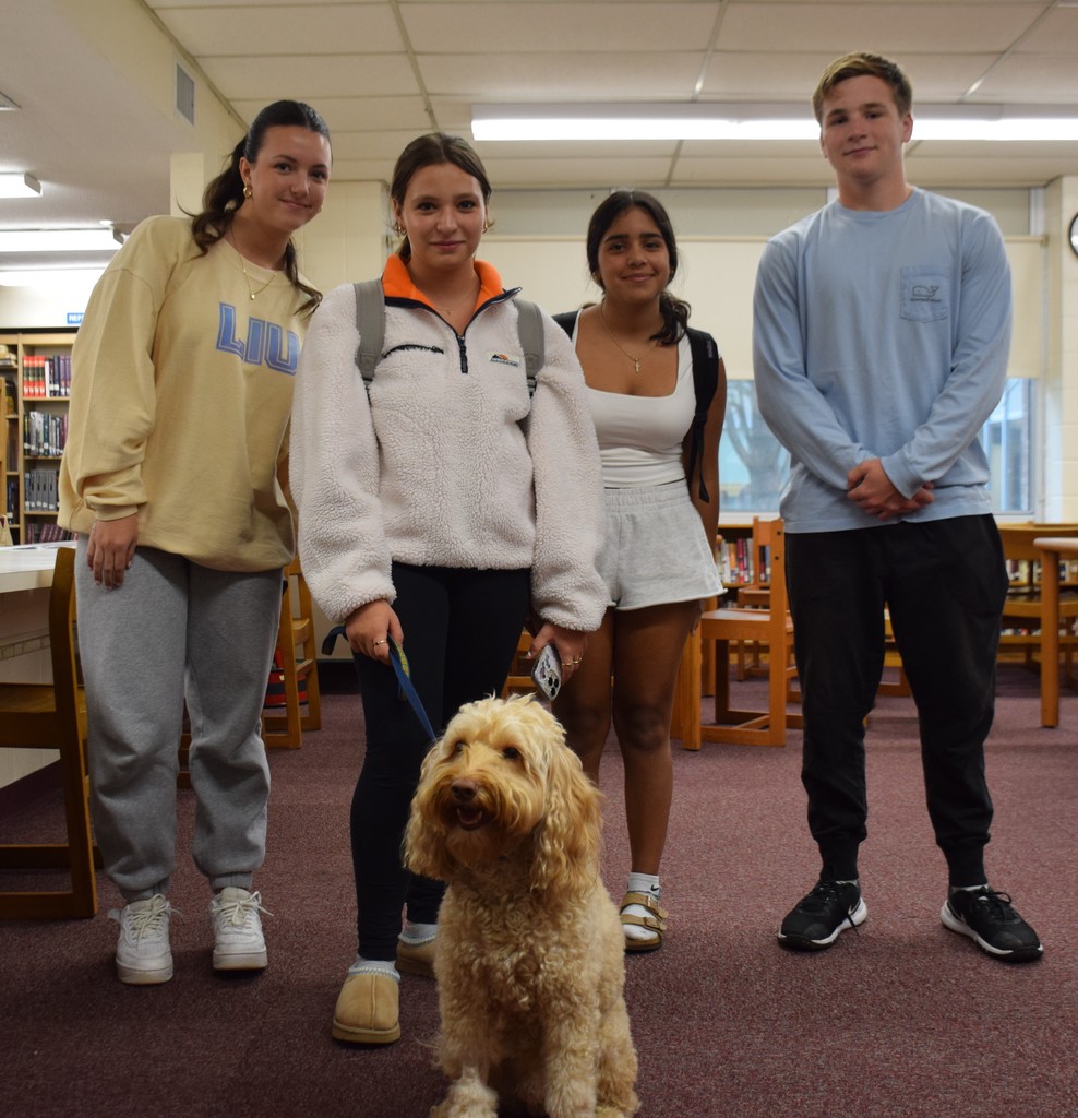 Therapy Dogs 9/28/23.